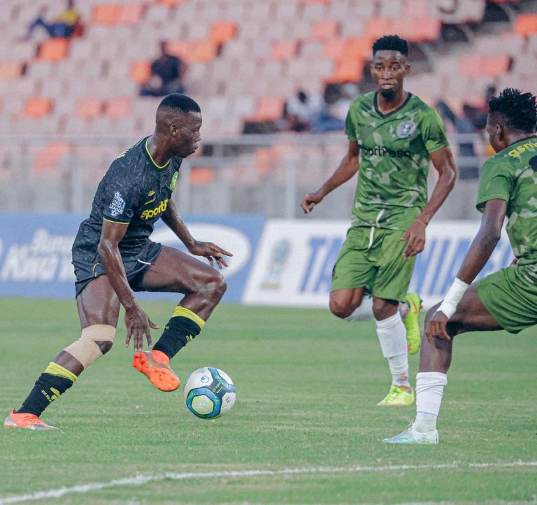 YANGA YAWEKA REKODI MATATA IKIWATUNGUA NAMUNGO