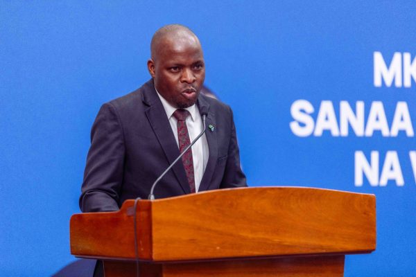 Msigwa: Acheni Upotoshaji, Mkapa Hautafungwa – Utapumzishwa Mechi za Ligi Tu