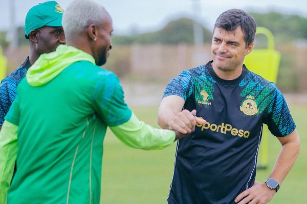 ONA KOCHA WA YANGA ALICHOFANYA MAZOEZINI